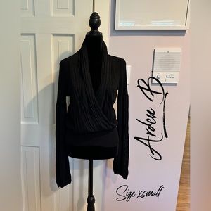 Arden B. Women’s Black Sweater size xsmall